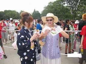 ハケによる醤油塗り